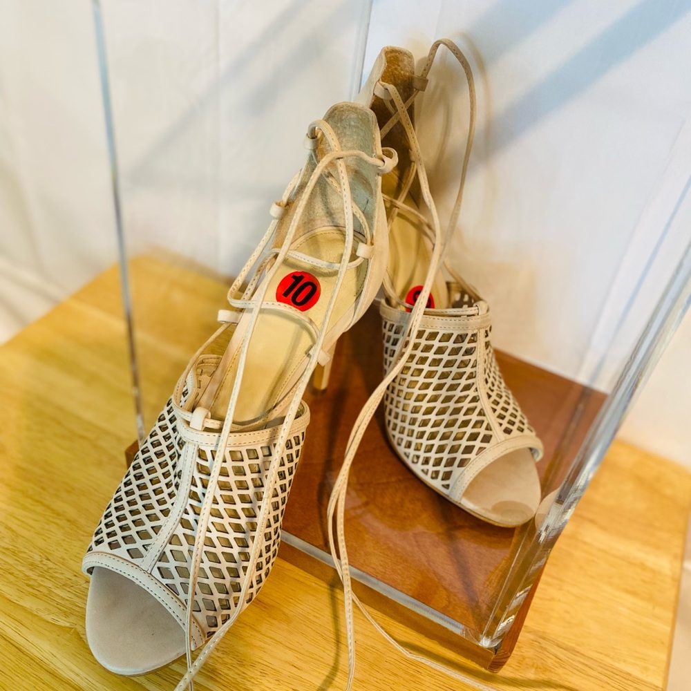 Vince Camuto Cream Heels with Woven Pattern - Picture 7 of 14